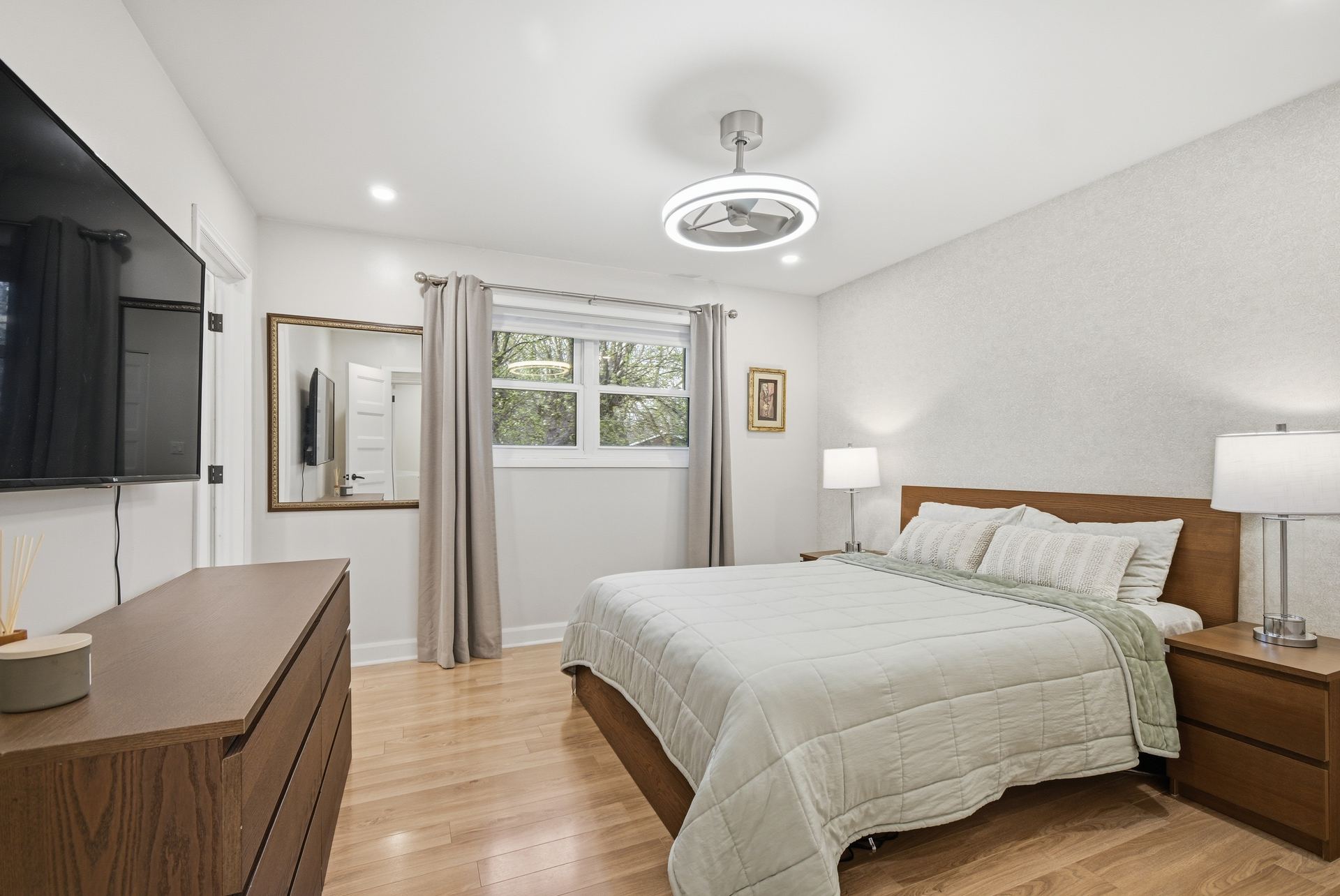 Principal bedroom